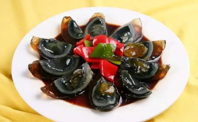 被外国人吐槽的中国小吃，网友：那是他们不懂吃！