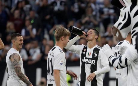 锐体育-尤文豪取意甲八连冠 无双C罗征服英西