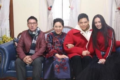 向佐与郭碧婷承认恋情,网友大感意外,郭碧婷不