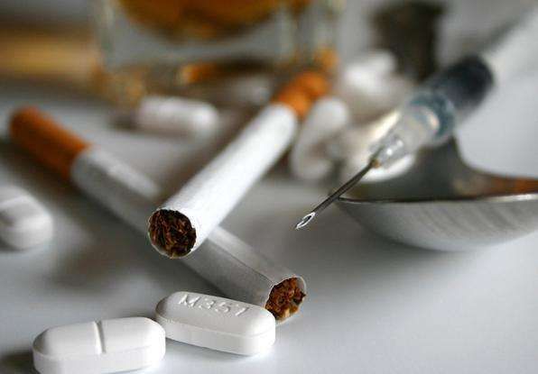 1月女婴法庭上狂哭不喝奶粉,母亲:她只喝我吸