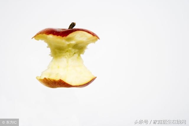苹果核有毒,所以不能吃?看完文章后松了一口气