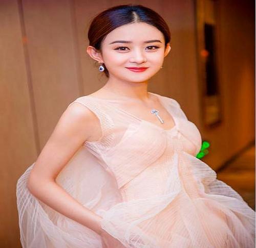 神秘女导师惊现刺激战场,到底是赵丽颖还是M