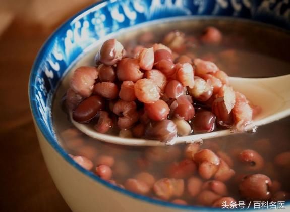 你“湿”了吗?泡脚水加什么“料”可以逼出体内湿气?