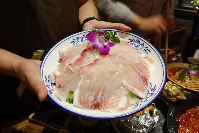 对焦超快的索尼黑卡五代(索尼RX100V),到底适