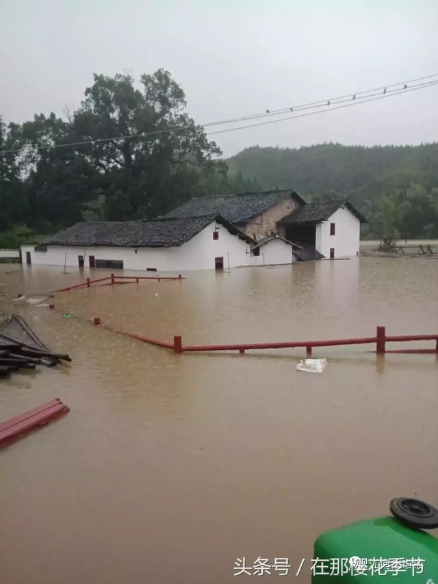 江西多地突发洪水!供电通讯中断!多人被困!接下来依旧是雨雨雨