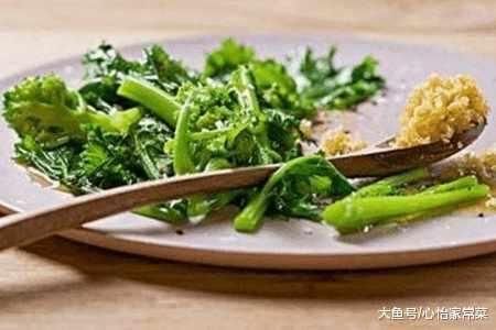 这四种食物早上常吃的话有损健康, 你家早上吃过其中的一种吗?