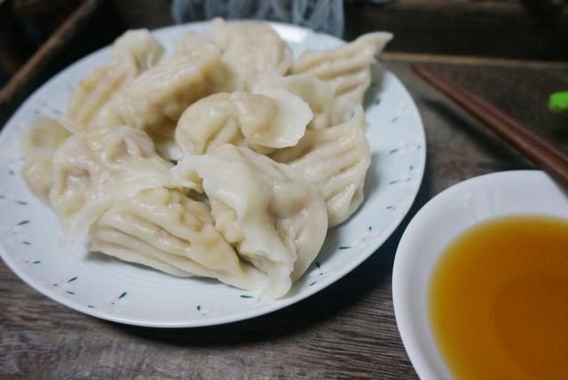 这两样蔬菜经常吃，用它们包饺子你试过吗?真好吃!