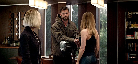 娜塔莎替代钢铁侠掌控复仇者联盟,《复联4》至