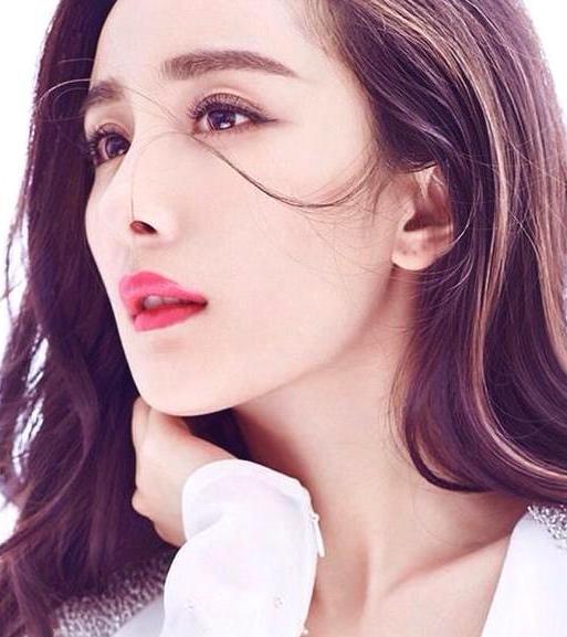 盘点杨幂吻过的男明星:李易峰黄轩都不过瘾,最