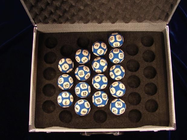 红彩双色球18066期定蓝:蓝球三胆14,15,16