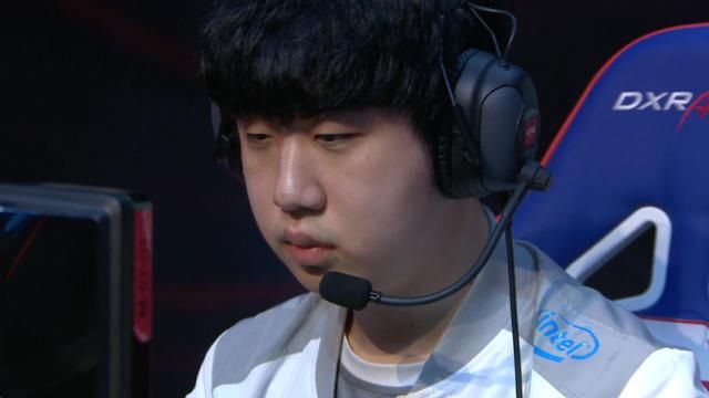 Duke的进攻英雄不比Theshy差,RNG下路亚索惨