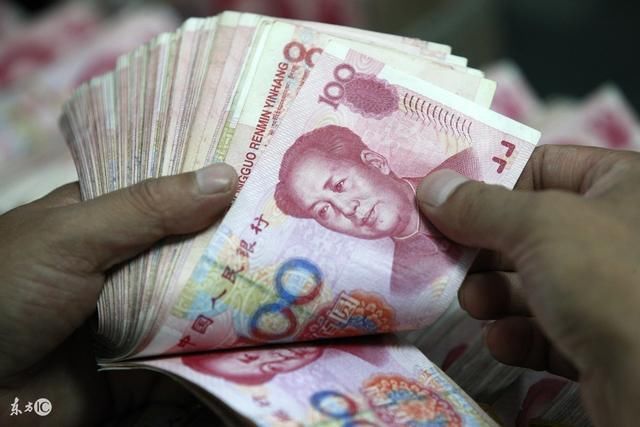 儿子创业失败，父亲卖房替他还钱，回家时却发现房子还是自己的！