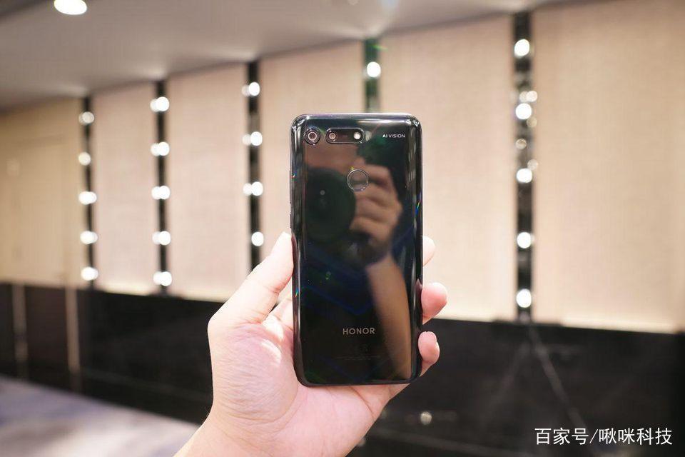 荣耀 View 20测评:性价比之高,削弱了华为自身