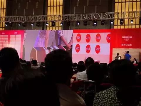 有钱人的焦虑:5000万身价,只能找个角落蹲着!