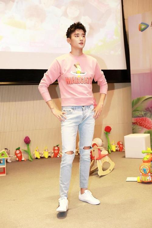 于小彤35岁才结婚 妈宝加上姐弟恋还要10年等