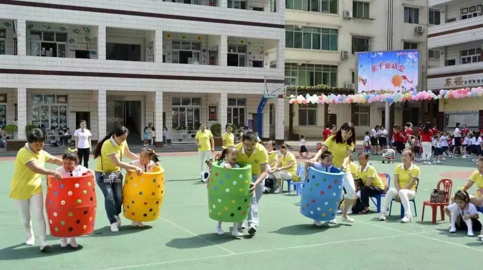 《真正懂得劳动最光荣》幼儿园五一劳动节活动