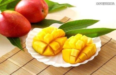 养生专家提醒:晚上吃一个芒果好处多,降三高抗
