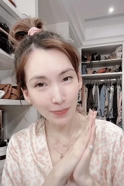 林志颖娇妻罕见晒素颜自拍，皮肤状态白皙水嫩，不像三个孩子的妈