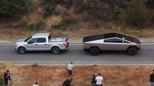 特斯拉皮卡猛禽