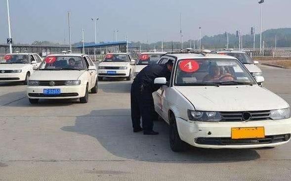 驾照考试紧张怎么办?教练总结4个字,学员恍然