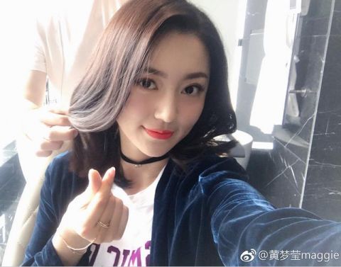 杨幂旗下27岁的黄梦莹天生丽质,美腿又细又直