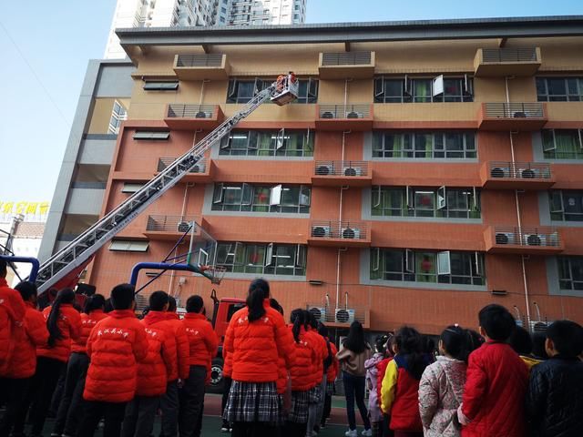 武汉市教育系统消防安全宣传月活动启动