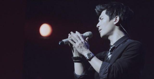 陈楚生二胎再添小王子,晒照分享当爹喜讯,两子