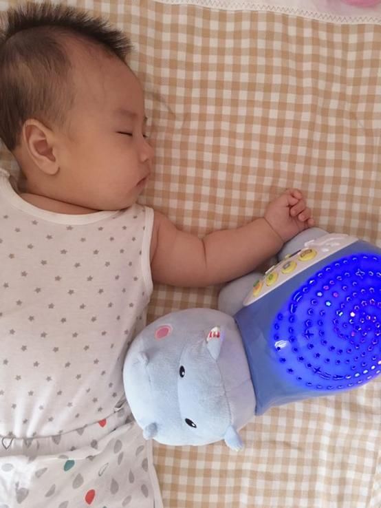家有闹觉娃,宝宝网红睡眠玩具真的有用吗?