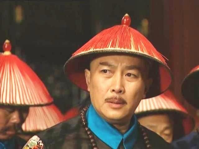 雍正王朝很难发现的小细节:康熙圈禁老十三,把皇冠摘了又戴上