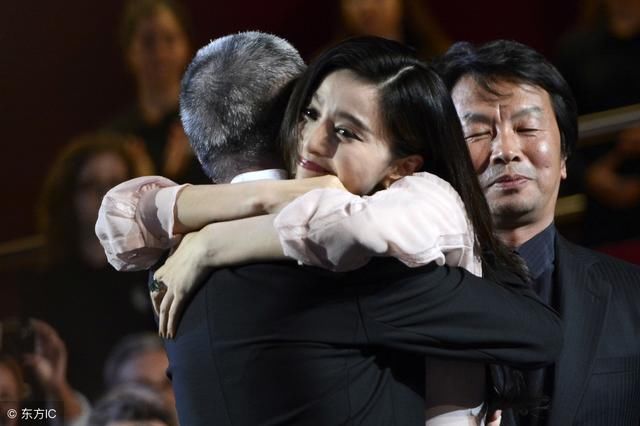 范冰冰被崔老师曝光签订阴阳合同,网友:你个