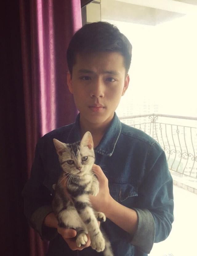 别的主播能不播就不播,国服第一剑姬可乐,已经