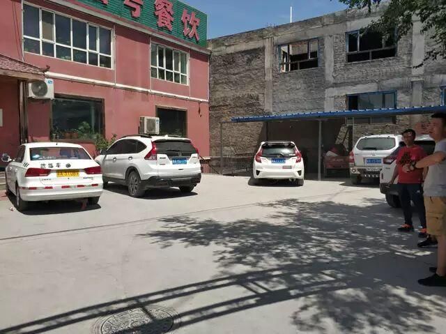 乌鲁木齐人都开豪车跑几十公里去这个地方吃个拌面，啥原因？