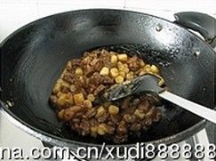 黑椒年糕牛肉粒