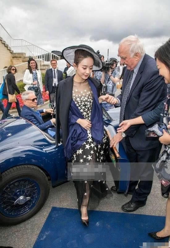 赵丽颖亮相法国无修图照曝光,一身黑色纱裙黑