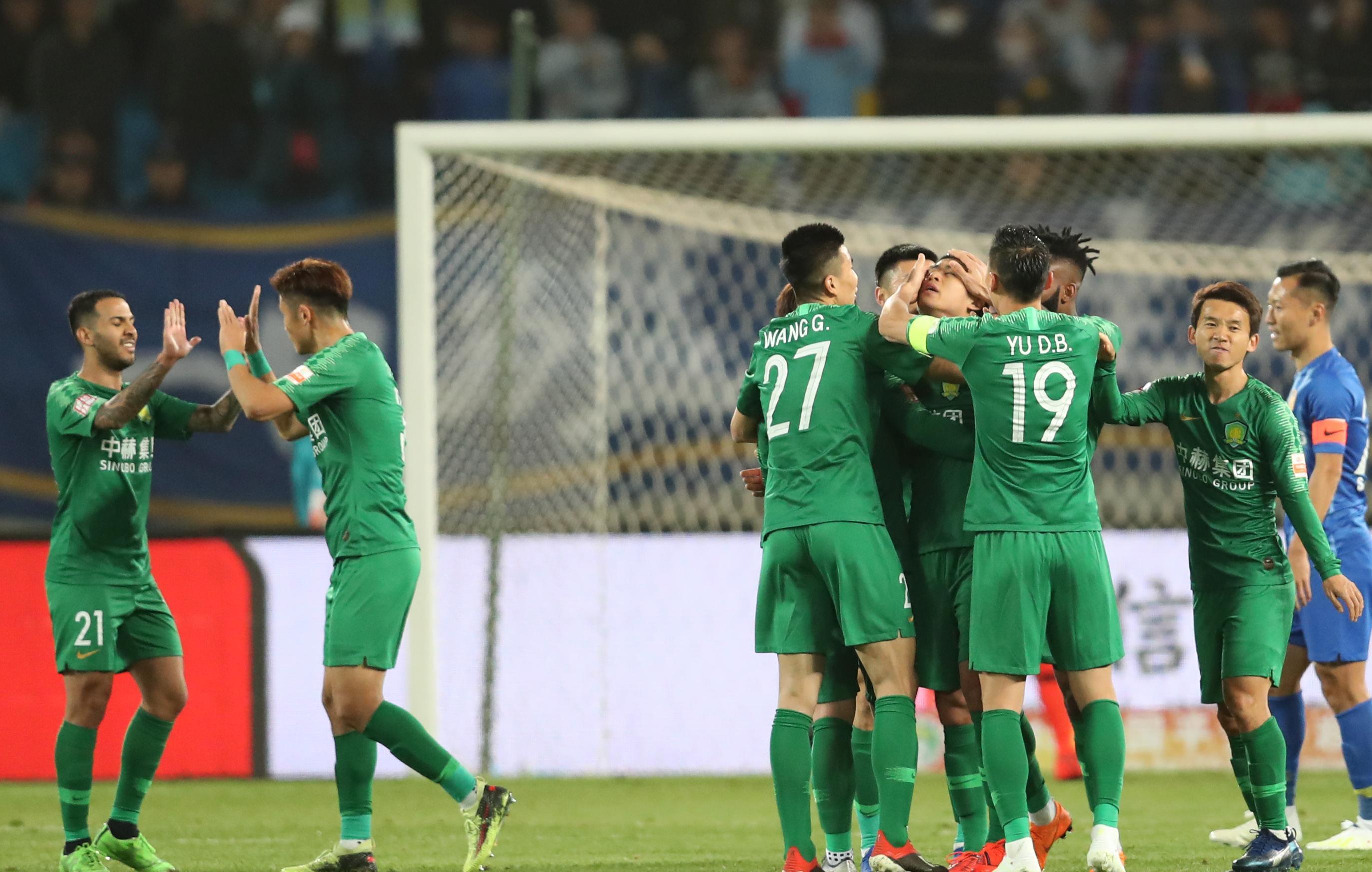 足球--中超:北京国安对阵江苏苏宁