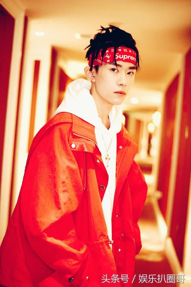 这就是街舞今晚8点开播,易烊千玺红色系少年归
