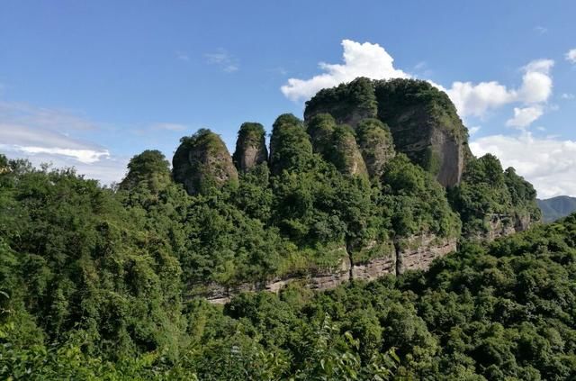 广东唯一一个与福建 江西接壤的县，特产脐橙