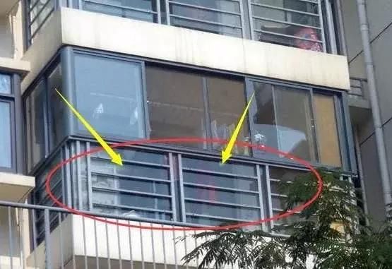 开发商留下的阳台栏杆要不要拆掉?听师傅一说,后悔装错了