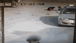 痛心!安徽男子倒车,撞死未满2岁儿子,父亲被判