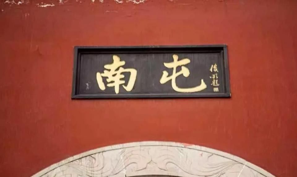 太原:耗资400余万元建山寨天安门，拆迁后成千万富翁