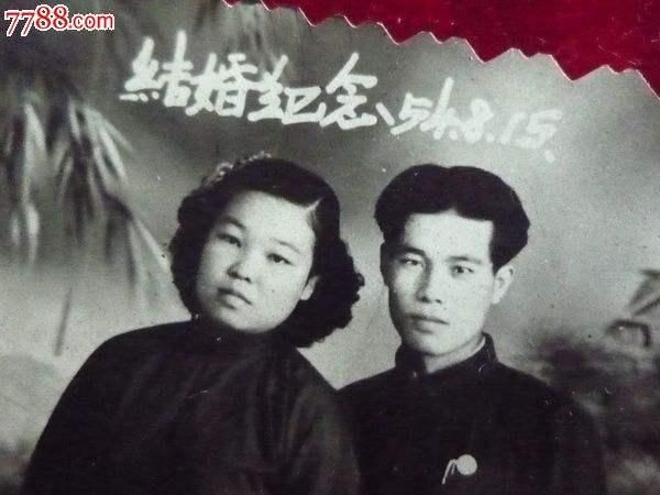 婚纱照50寸的水晶相框_50年代婚纱照(3)