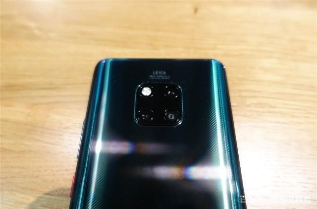 旗舰手机mate20Pro,防水功能无惧风雨,智能系