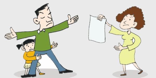 夫妻俩离婚后争孩子抚养权未果，男子拉拽着前妻与其强行发生关系