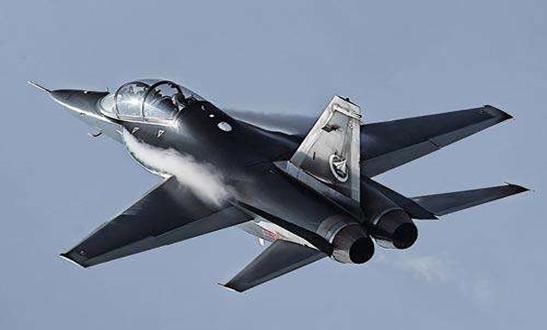 中国L15飞机是做什么用的?高级教练机,汇聚国