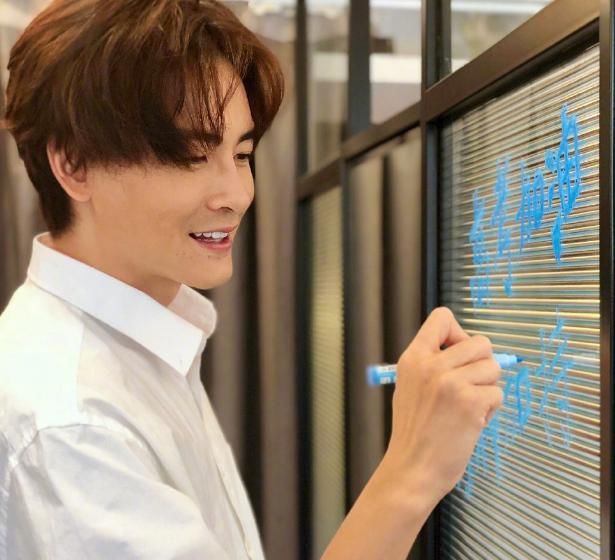 百位明星花式为高考加油,杨幂刘诗诗暖心李荣