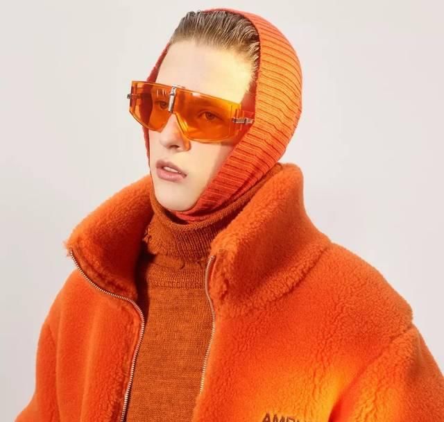 没近视的人戴的眼镜