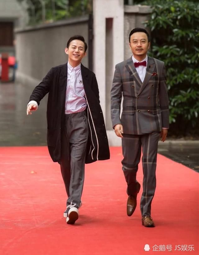 汪涵为何炅庆45岁生日同框画面很有爱,杨乐乐