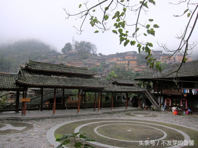 贵州省最落后的县,有中国最大的苗族村寨