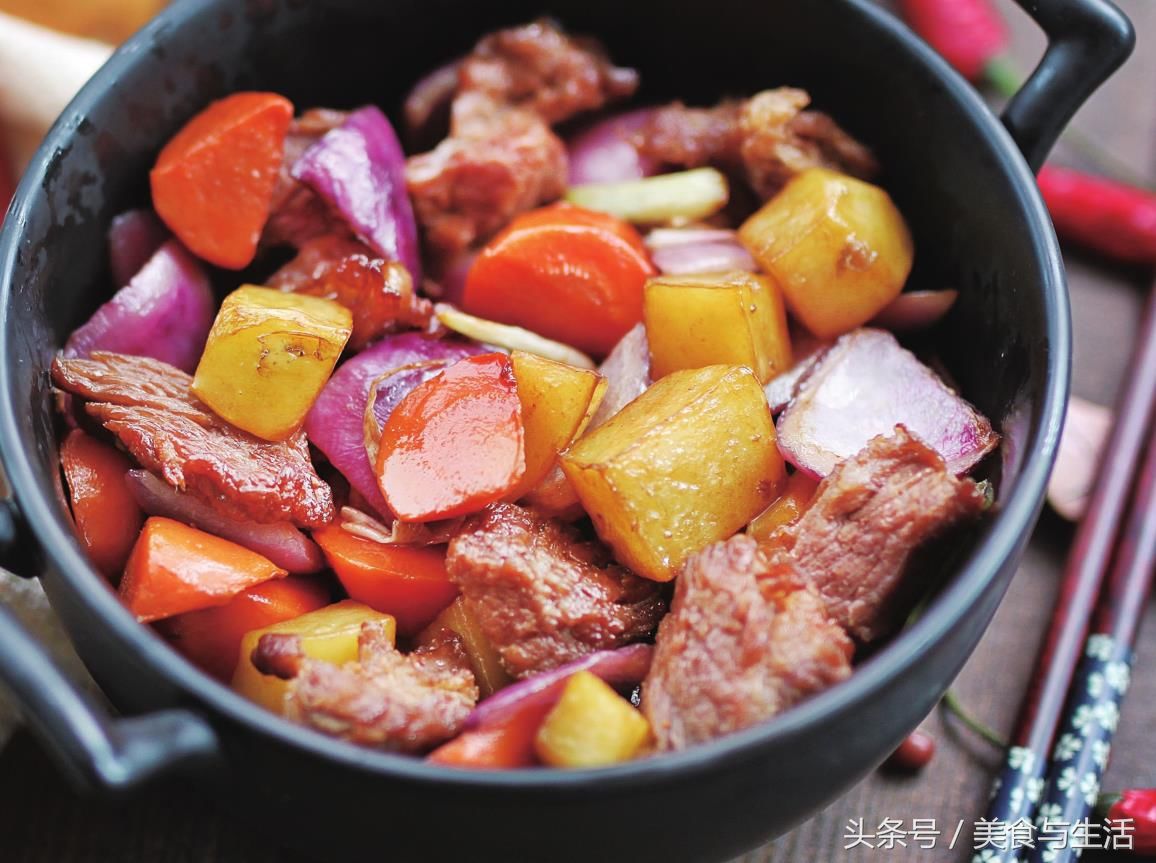 土豆烧牛肉，餐桌上最快被消灭的一道菜哦!