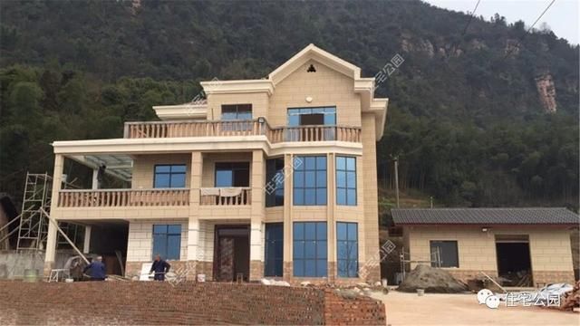 实拍5套农村自建别墅,50万建现代,100万建欧式,中式才